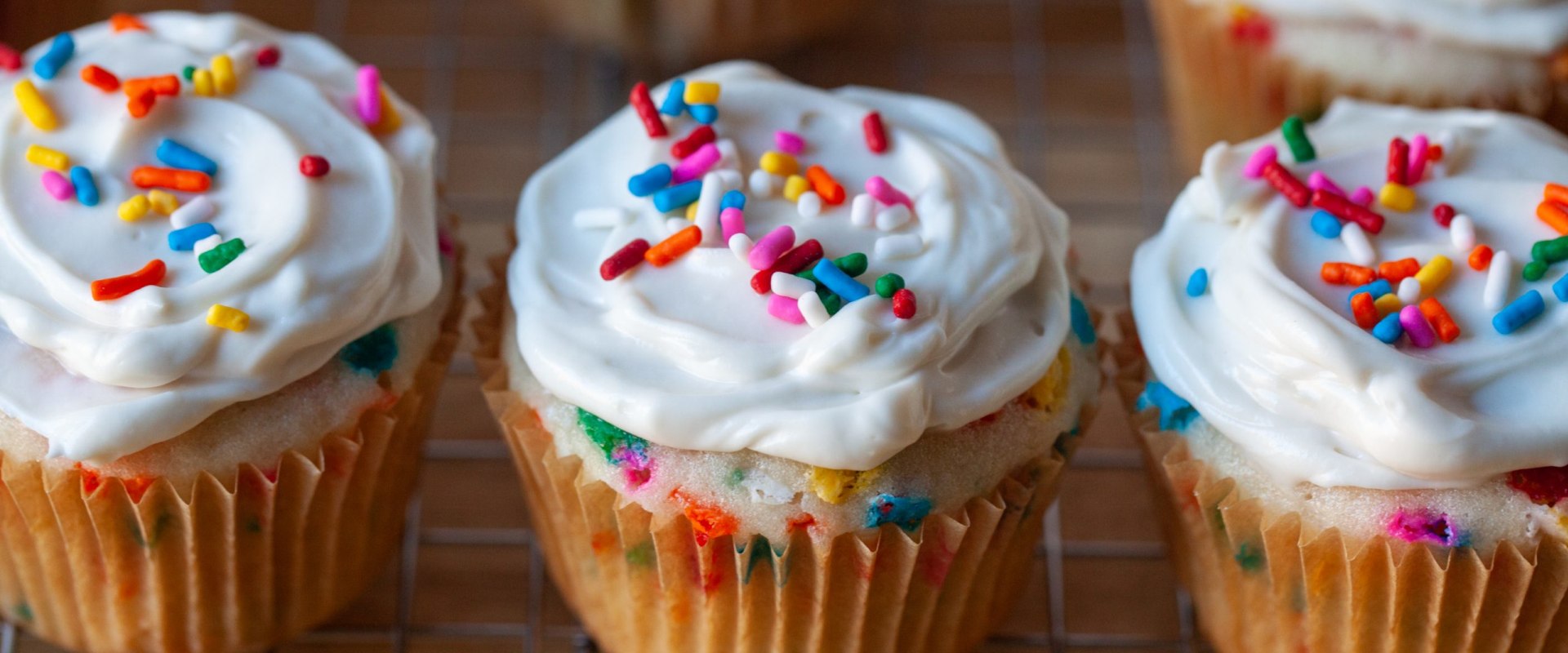 Delicious Vegetarian Cupcakes and Cookies